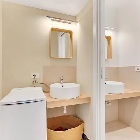 Classy With 2 Bedrooms *