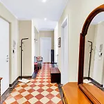 Classy With 2 Bedrooms شقة *
